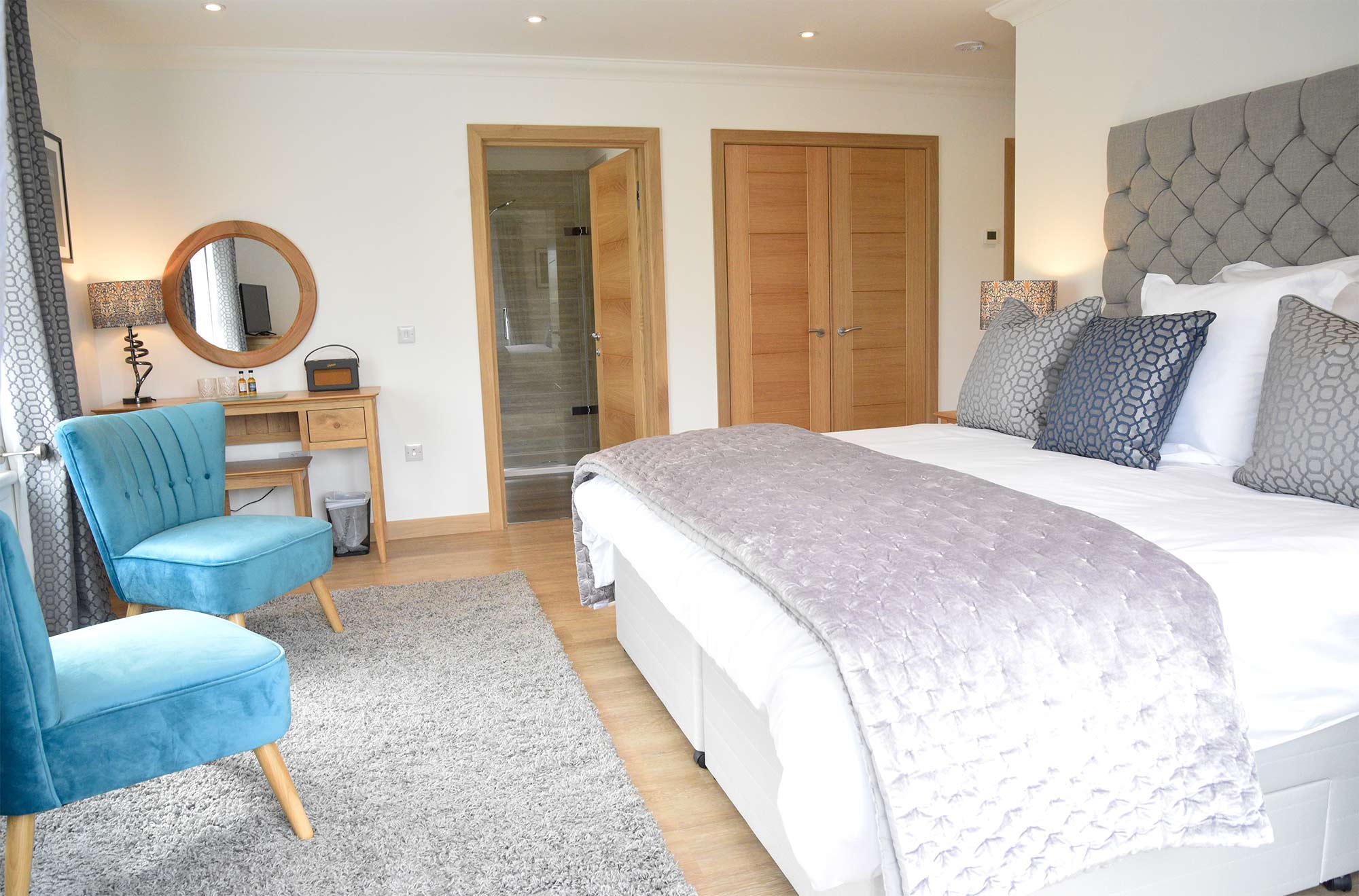 Luxury super king double bed with en suite bathroom