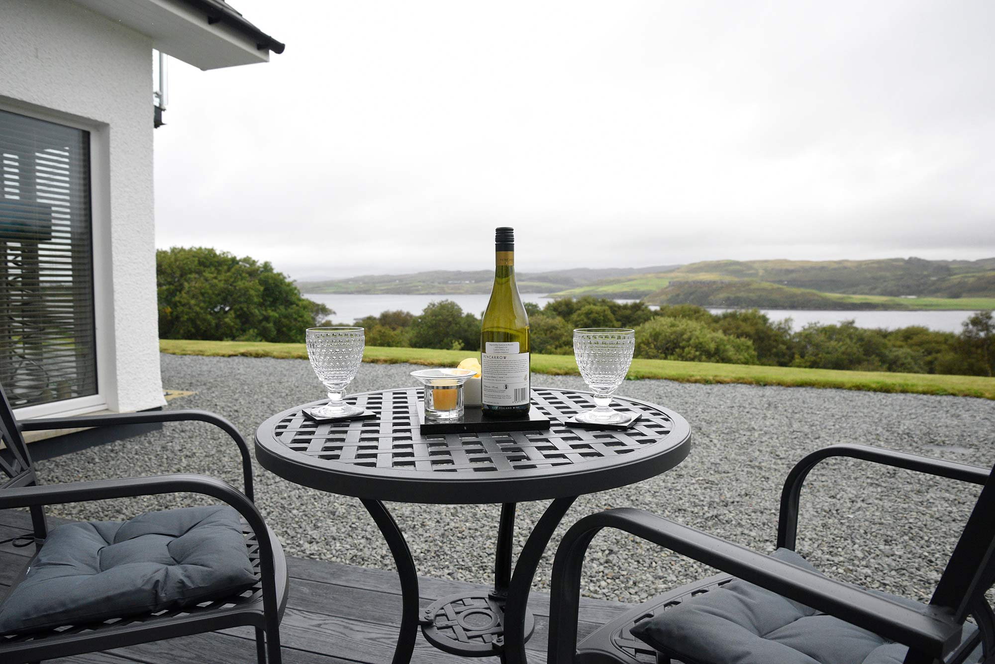 Experience Luxury and free wine at Woodland Lodge Luxury apartment in Carbost