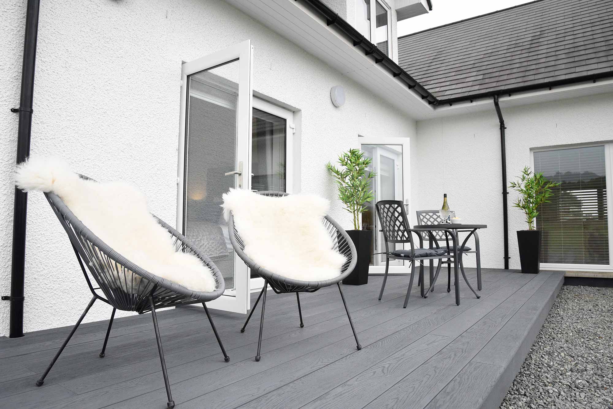 Woodland Lodge Outside Seating area